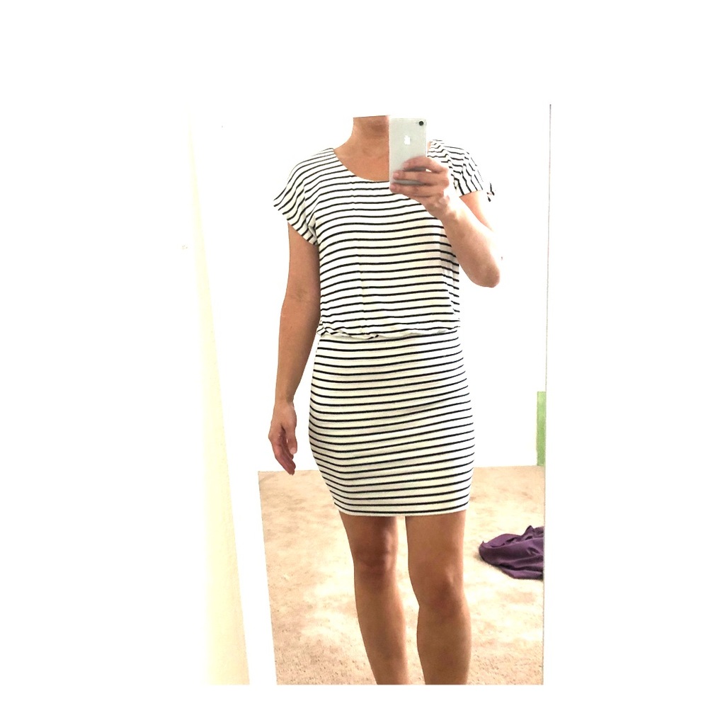 Lblack and white stripped midi dress